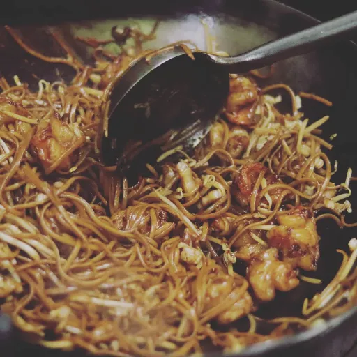 Nouilles sautées au poulet